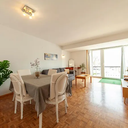 Rising Sun Apartament